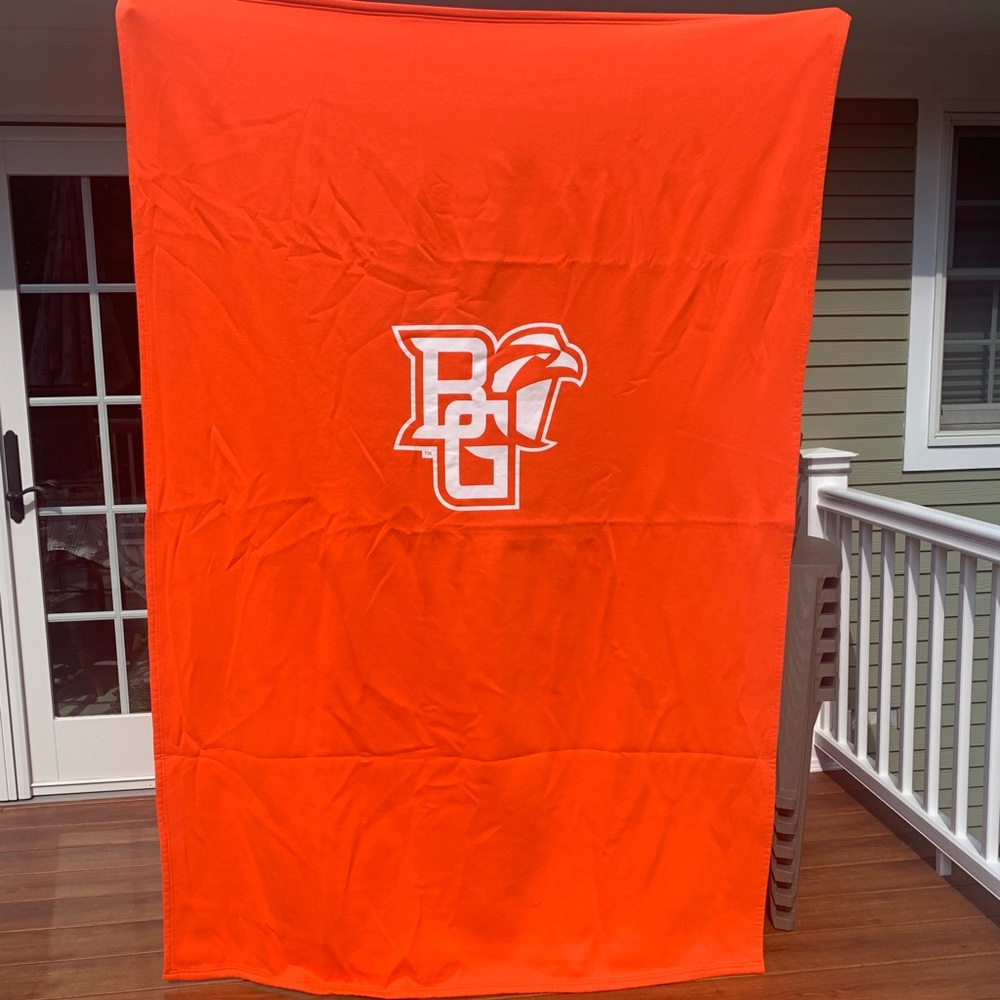 BGSU sweatshirt blanket